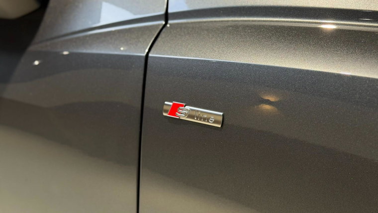 Vehicle Image 36