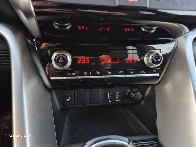 Vehicle Image 34