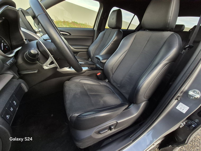 Vehicle Image 38