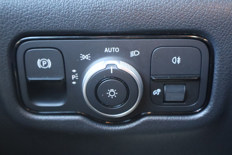 Vehicle Image 35