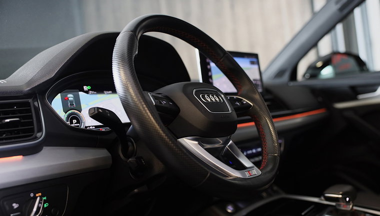Vehicle Image 10