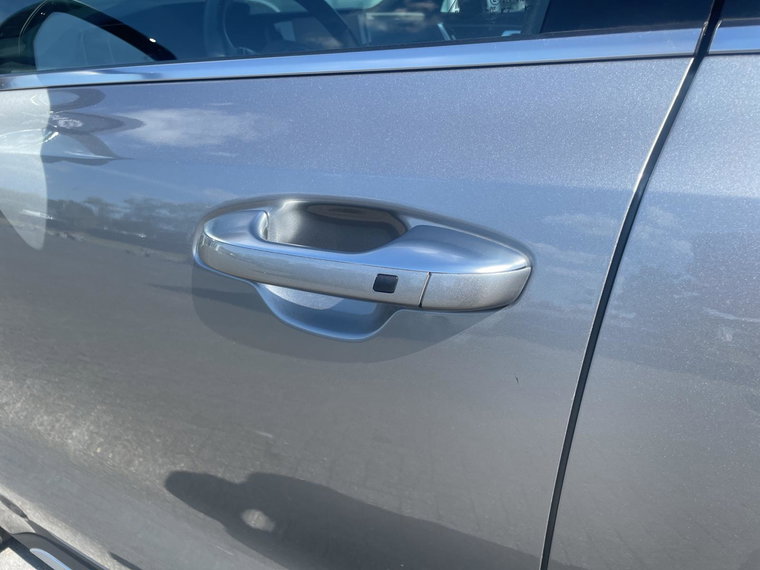 Vehicle Image 33