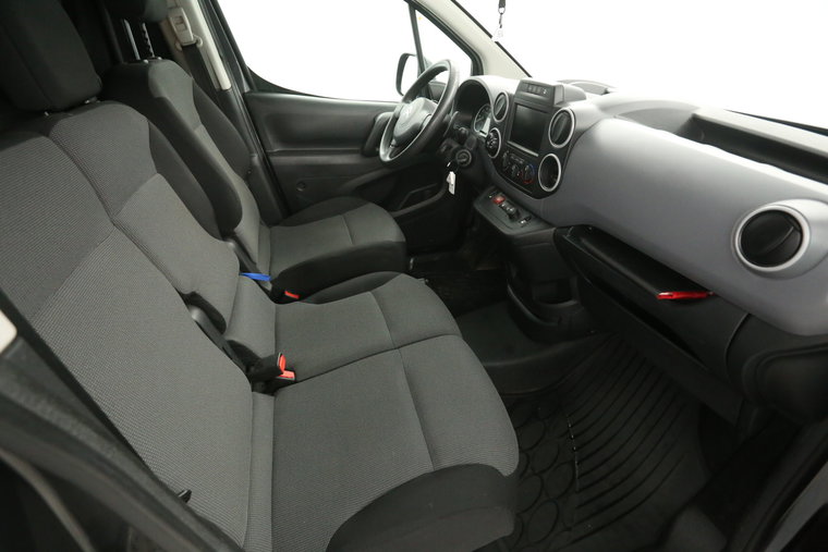 Vehicle Image 23