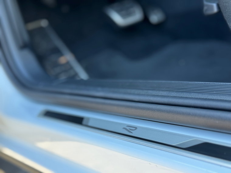 Vehicle Image 37