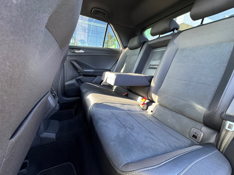 Vehicle Image 42