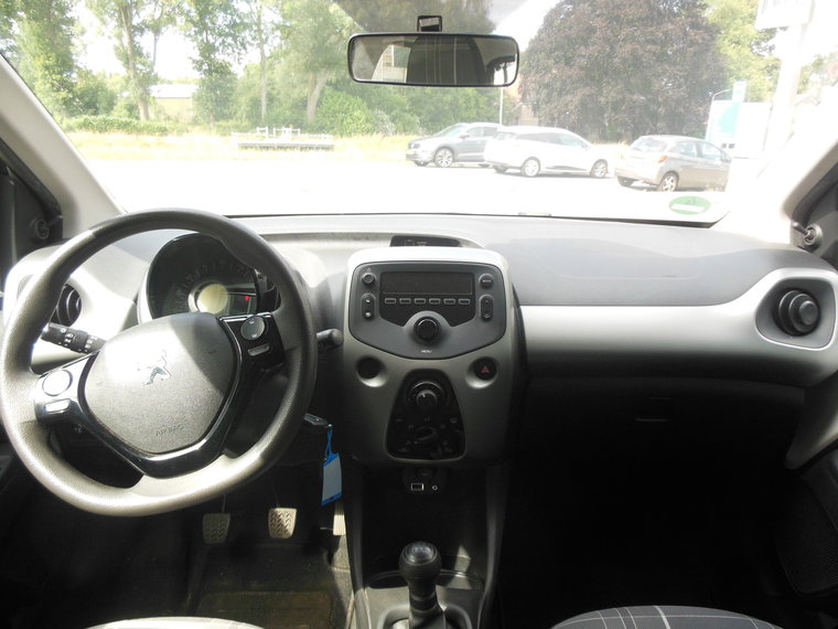 Vehicle Image 13