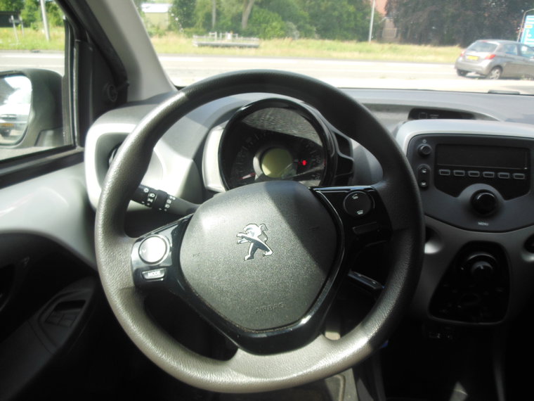 Vehicle Image 14