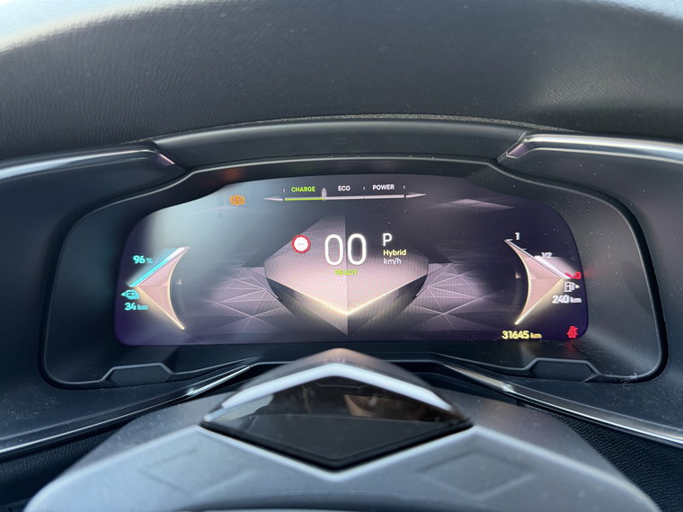 Vehicle Image 25