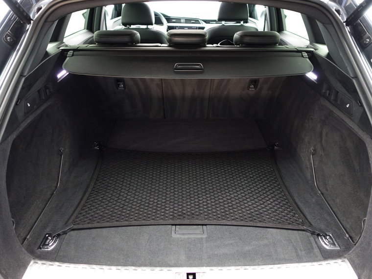 Vehicle Image 32