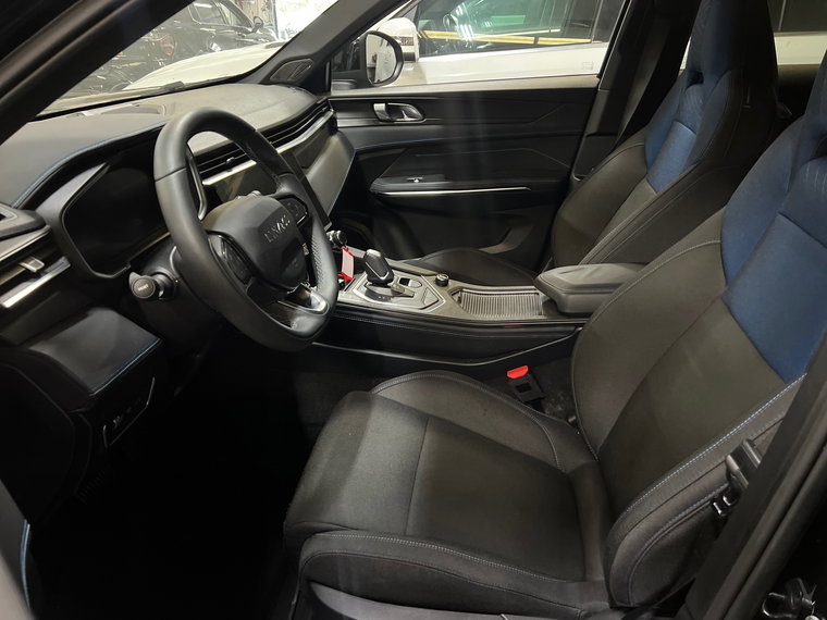 Vehicle Image 22
