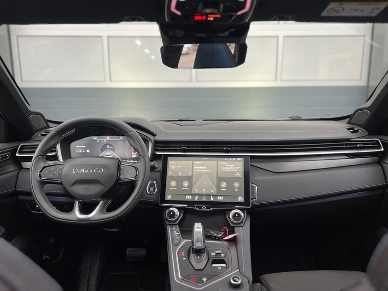 Vehicle Image 11