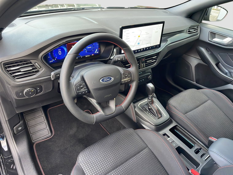 Vehicle Image 12