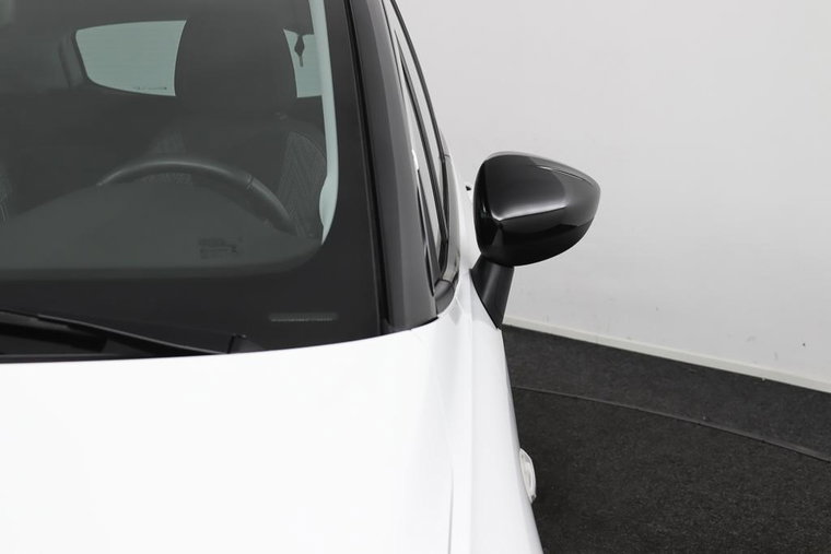 Vehicle Image 38
