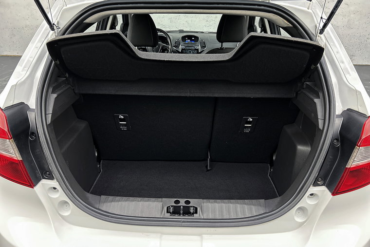 Vehicle Image 14