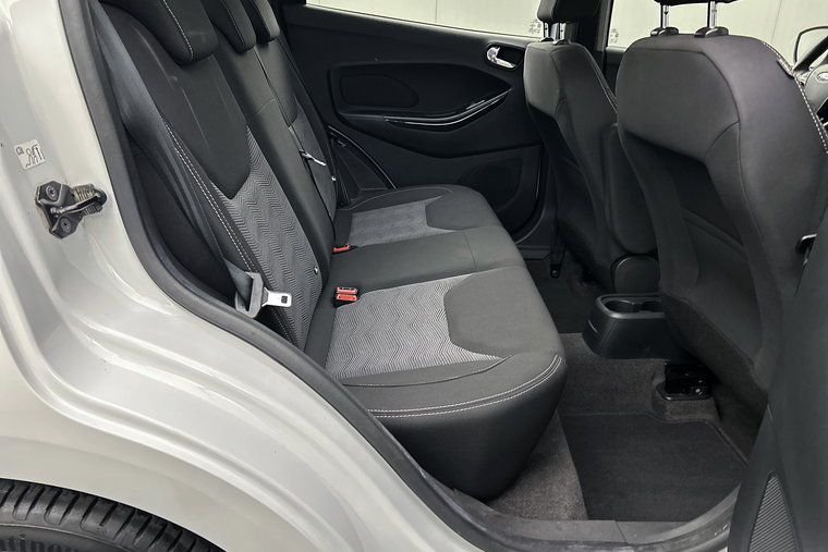 Vehicle Image 25