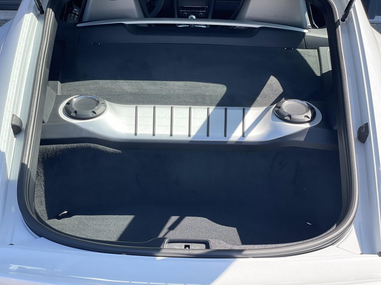 Vehicle Image 25