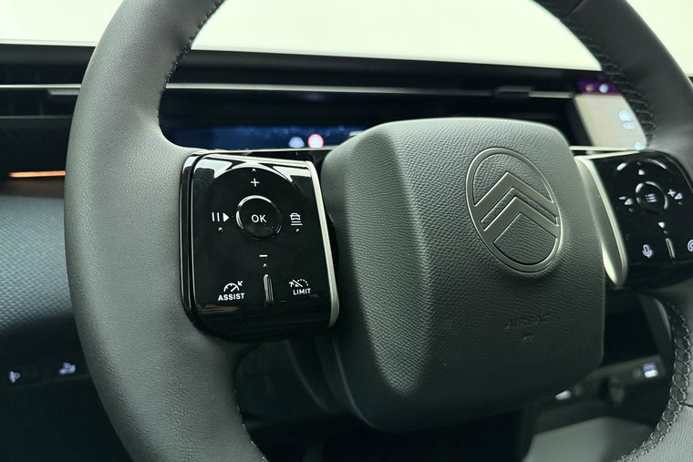 Vehicle Image 26