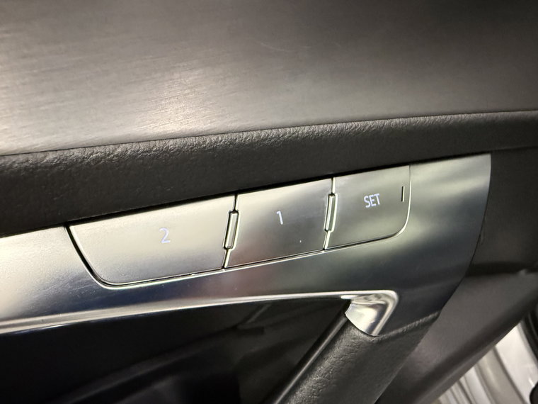 Vehicle Image 48