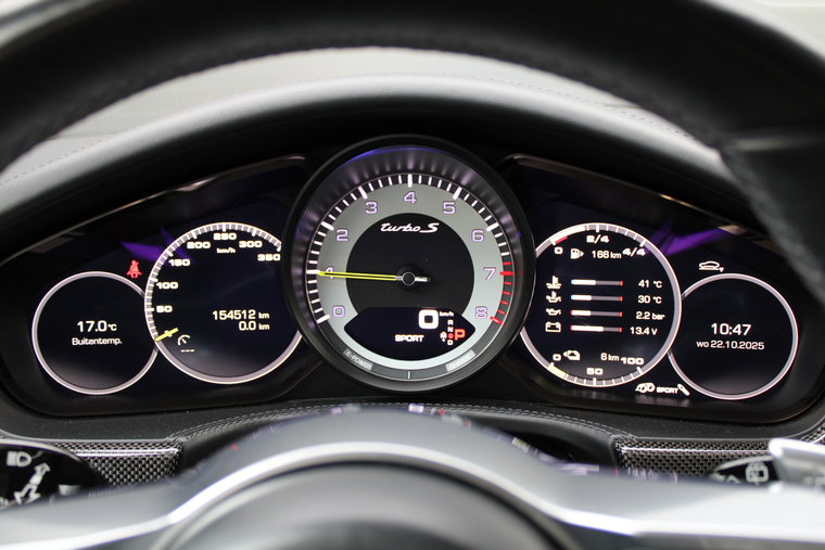 Vehicle Image 32