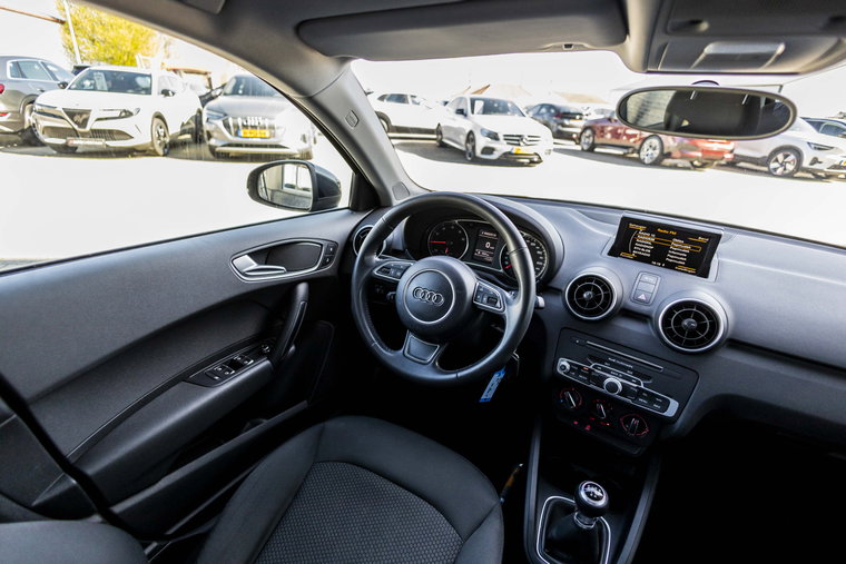 Vehicle Image 20