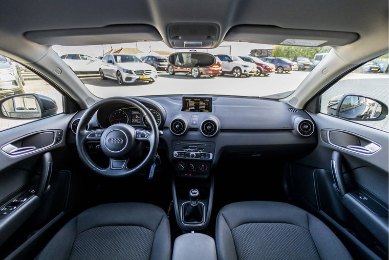Vehicle Image 6