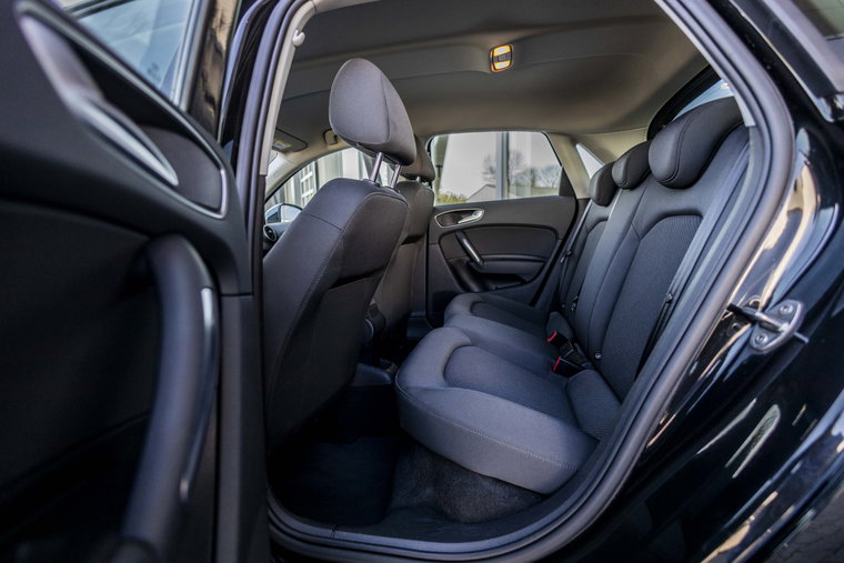 Vehicle Image 10