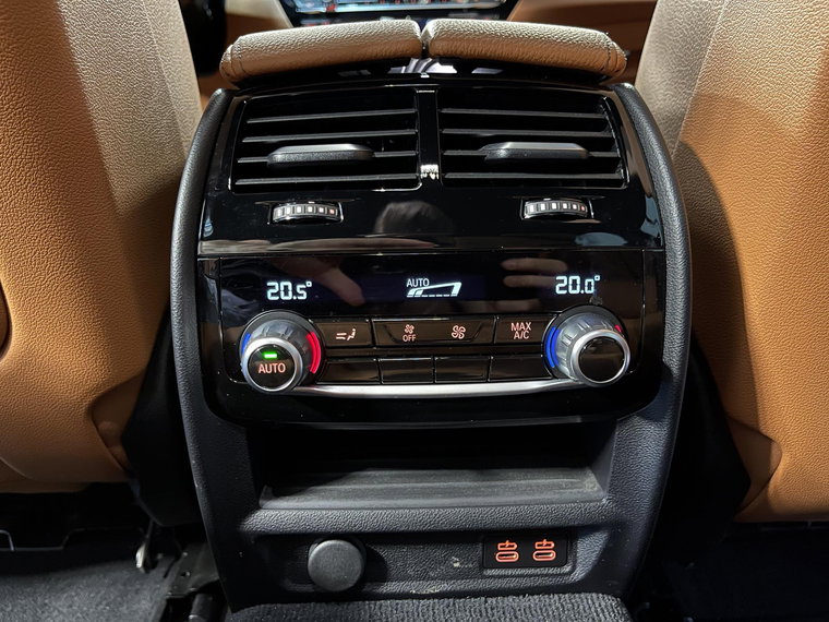 Vehicle Image 42