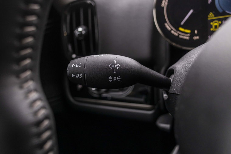 Vehicle Image 37