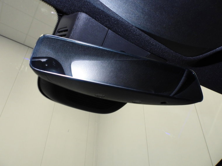 Vehicle Image 25
