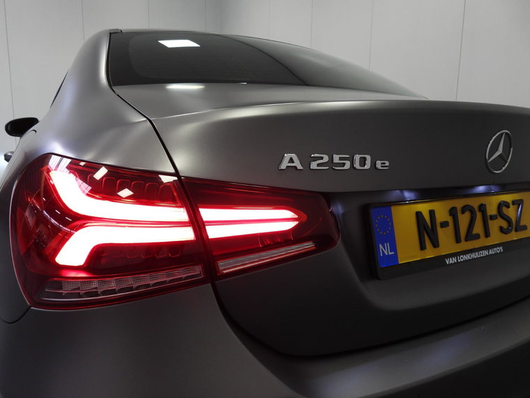 Vehicle Image 38