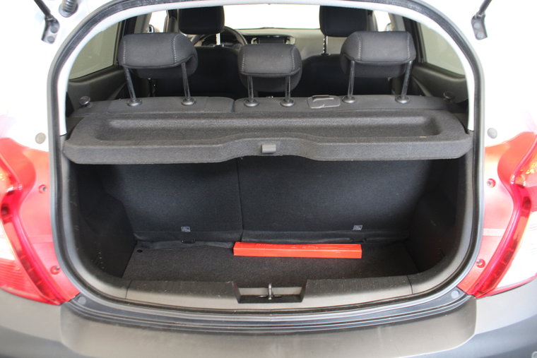Vehicle Image 16