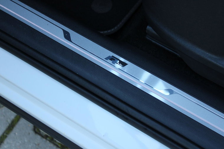 Vehicle Image 32