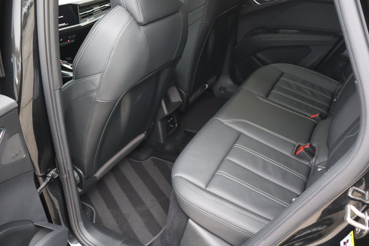 Vehicle Image 35