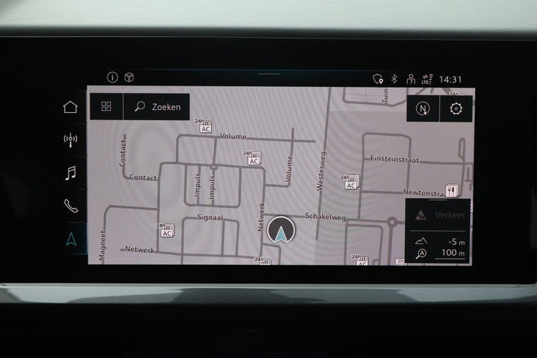 Vehicle Image 9