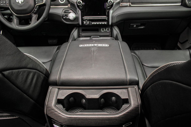 Vehicle Image 23