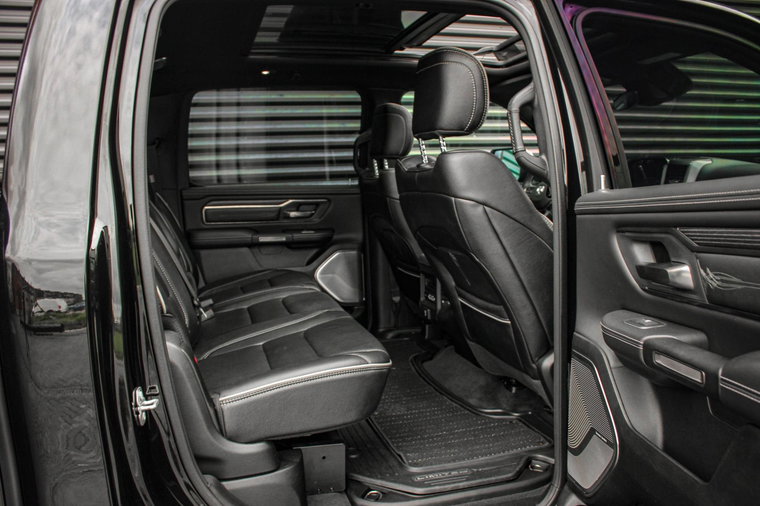 Vehicle Image 35