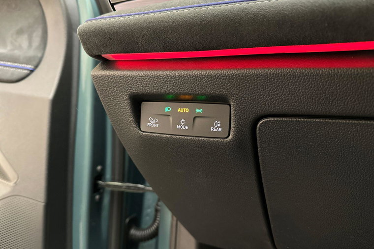 Vehicle Image 21