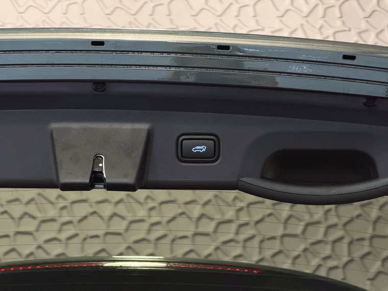 Vehicle Image 52