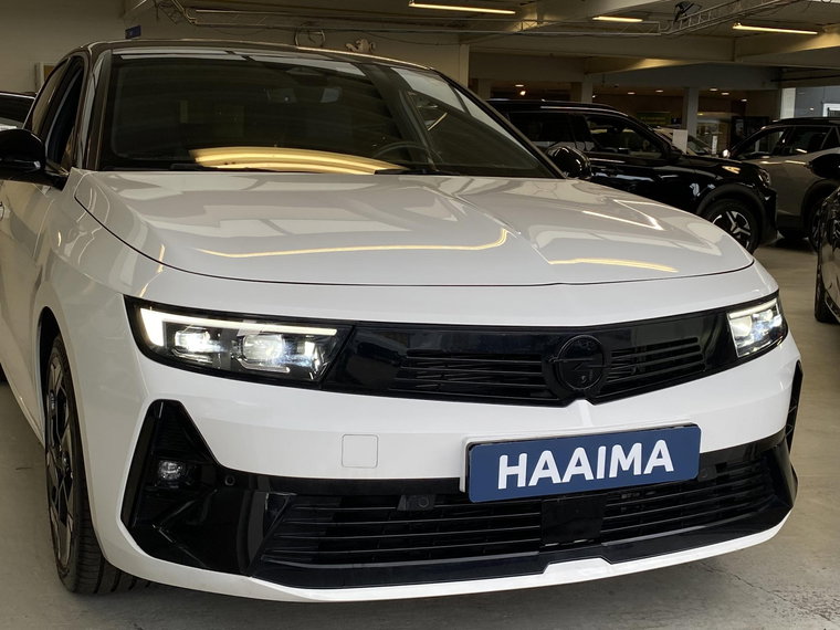 Vehicle Image 32