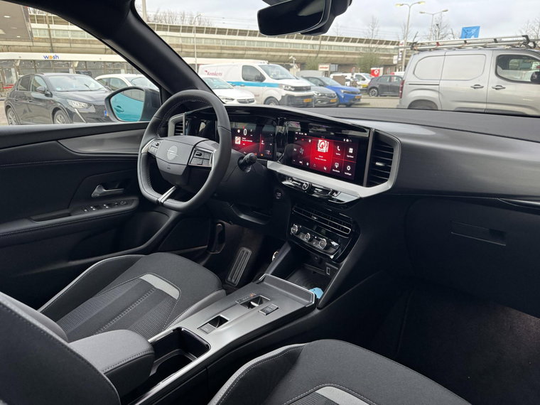 Vehicle Image 23