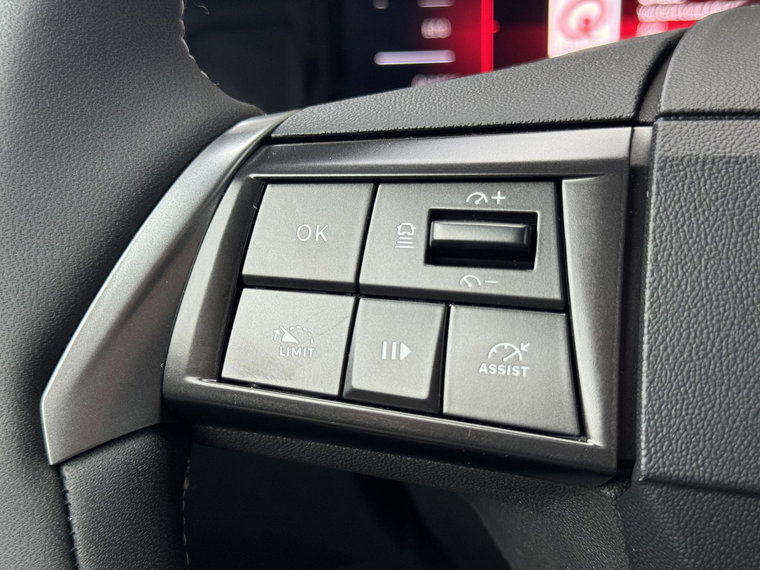 Vehicle Image 26