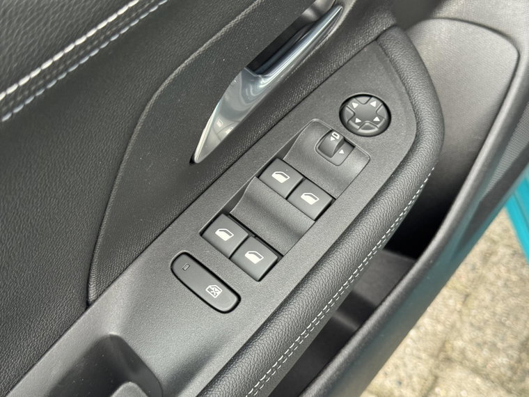 Vehicle Image 27