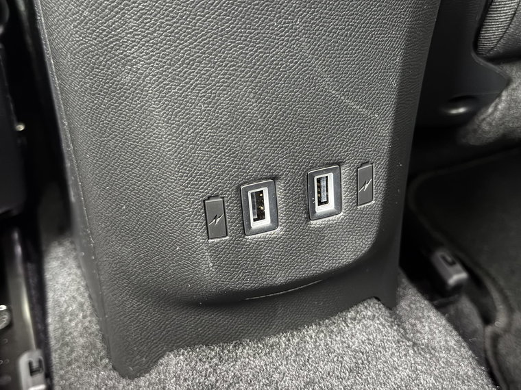 Vehicle Image 28