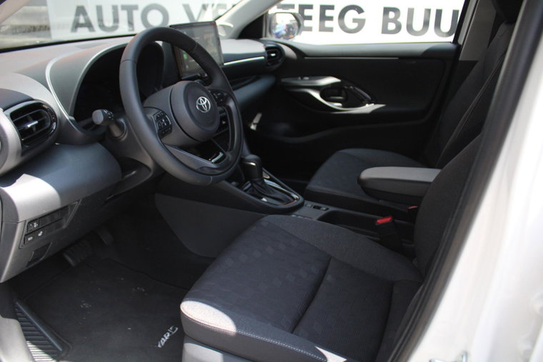 Vehicle Image 15