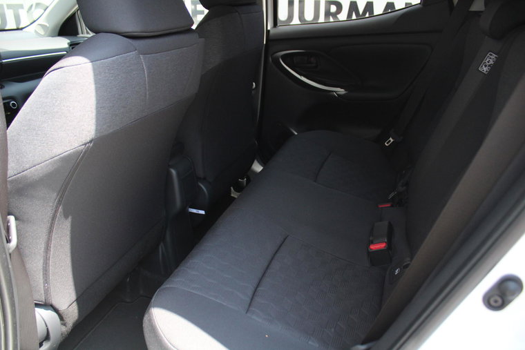 Vehicle Image 16