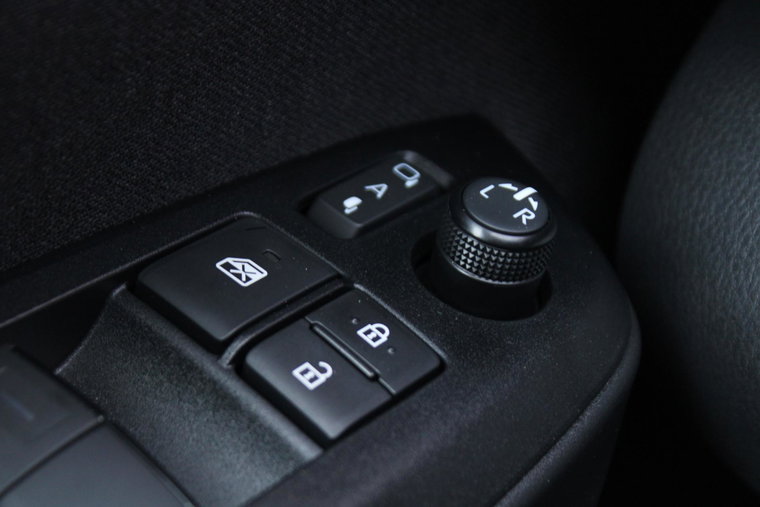 Vehicle Image 32