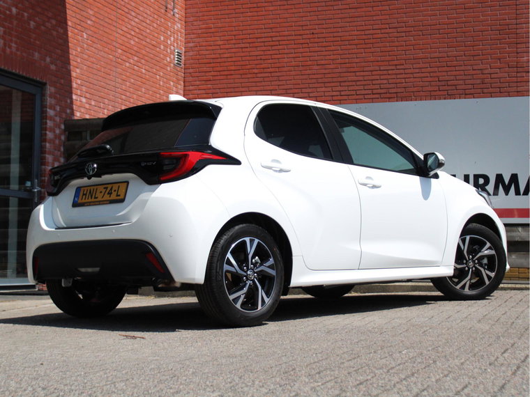 Vehicle Image 9