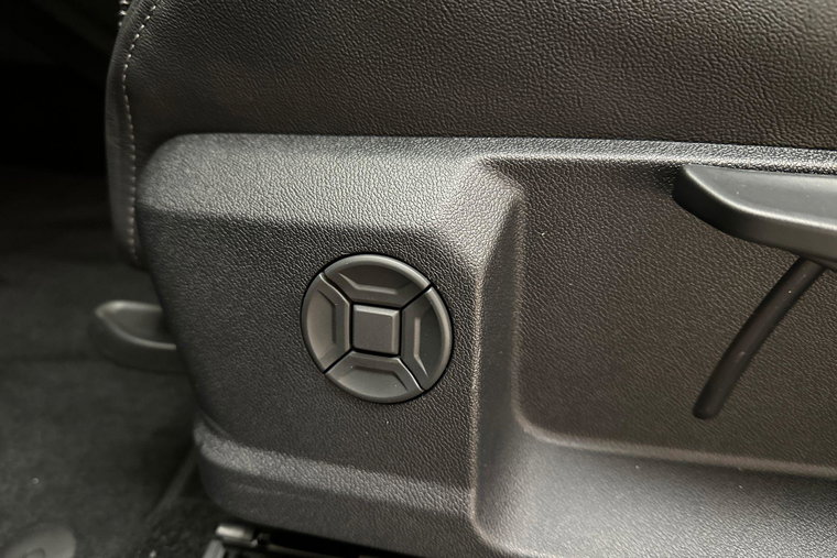 Vehicle Image 17