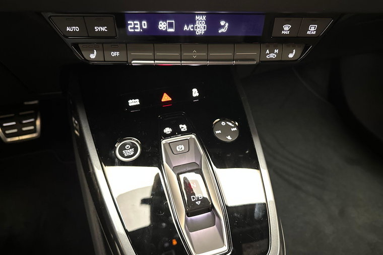 Vehicle Image 30