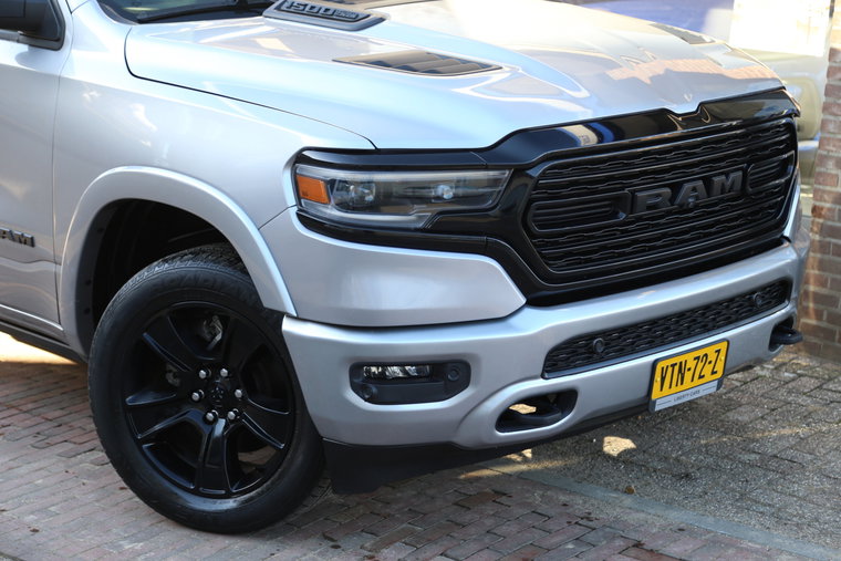 Vehicle Image 30